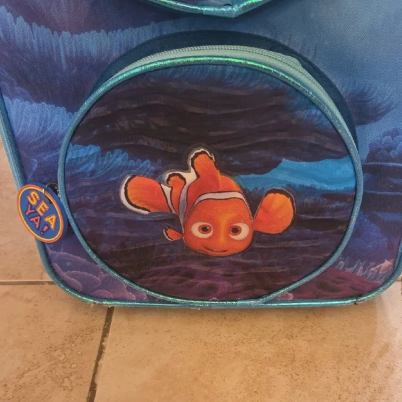 Finding Dory Kids' Suitcase Used - Picture 3 of 8